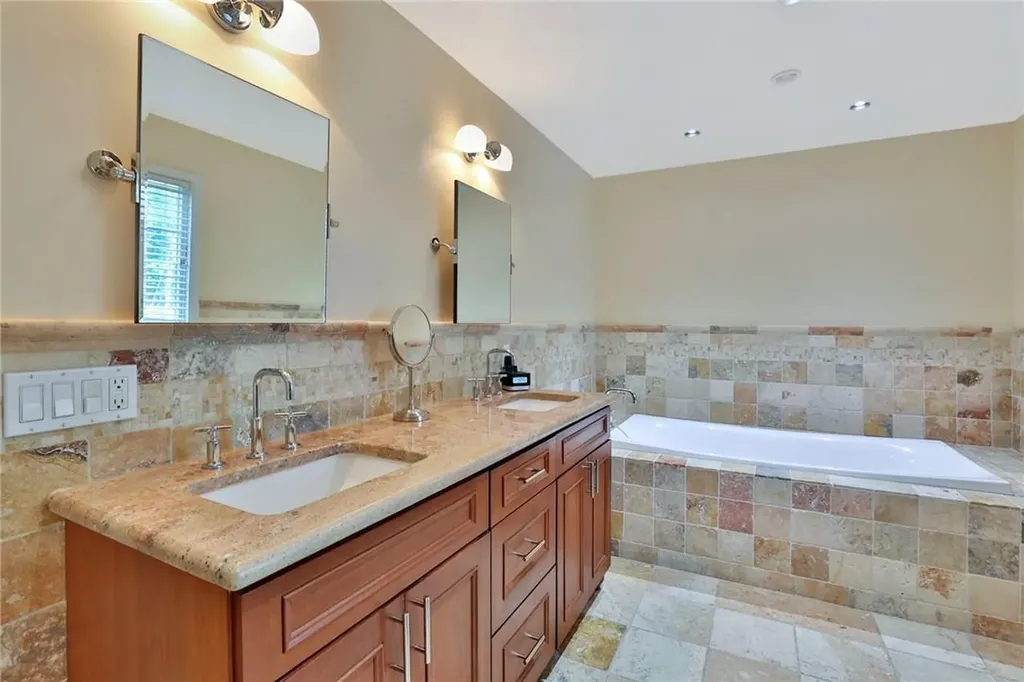 7 Hazelton Lane West Nyack NY 10994