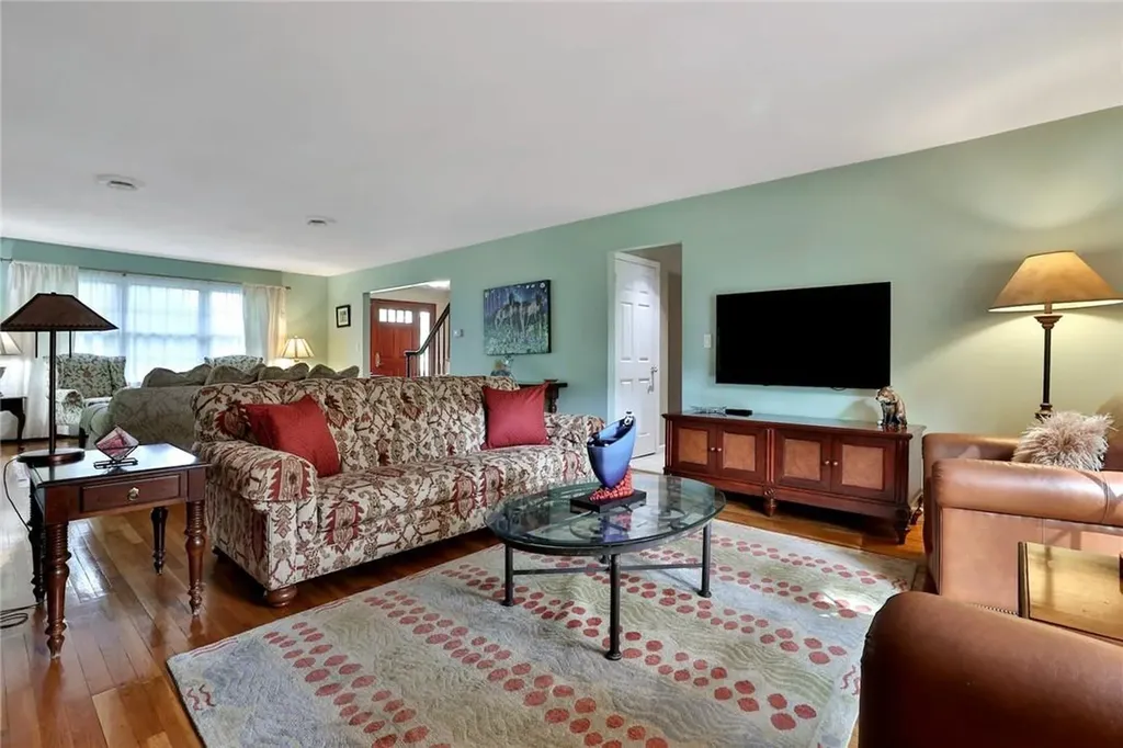 7 Hazelton Lane West Nyack NY 10994