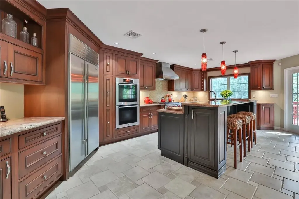 7 Hazelton Lane West Nyack NY 10994