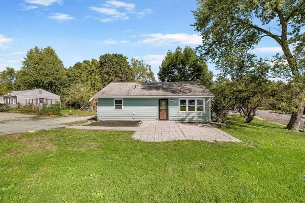 136 Violet Avenue Poughkeepsie NY 12601