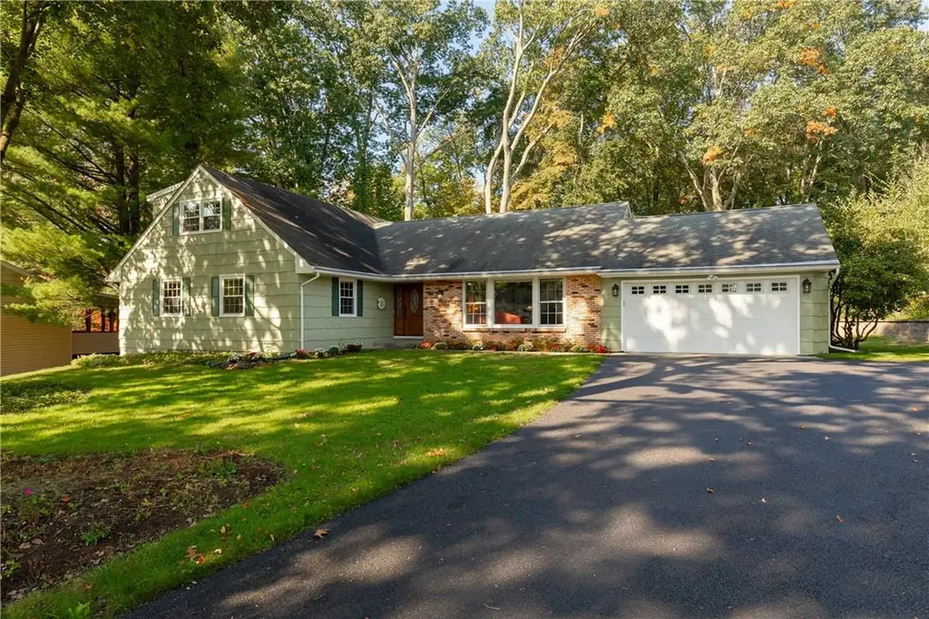 11 Carriage Hill Lane Poughkeepsie NY 12603