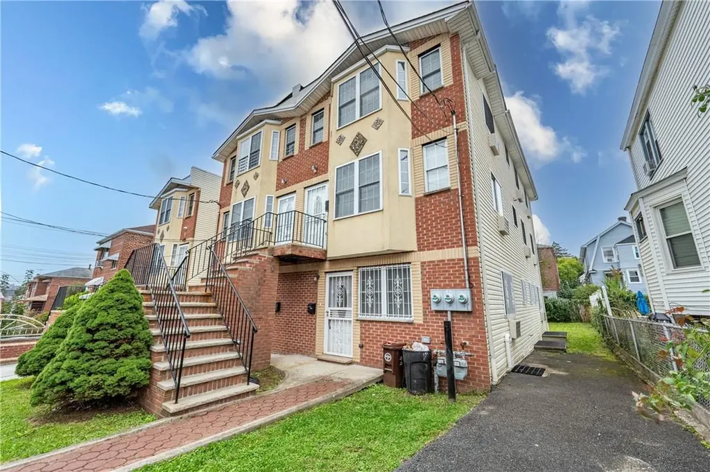 3939 Amundson Avenue Bronx NY 10466