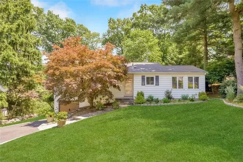212 Crest Drive Tarrytown NY 10591