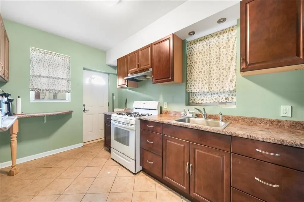 2224 Bruckner Boulevard Bronx NY 10473