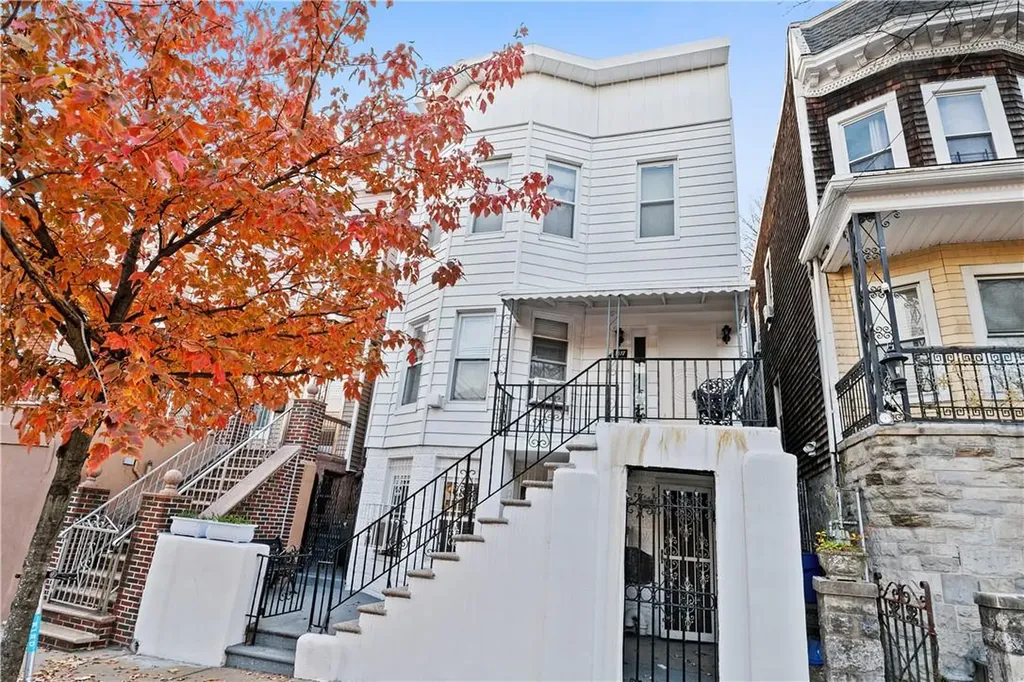 1817 Amethyst Street Bronx NY 10462
