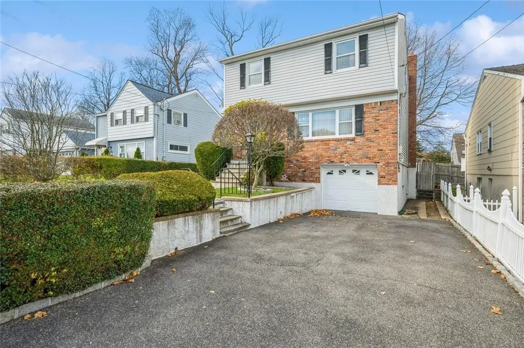 141 Windermere Drive Yonkers NY 10710