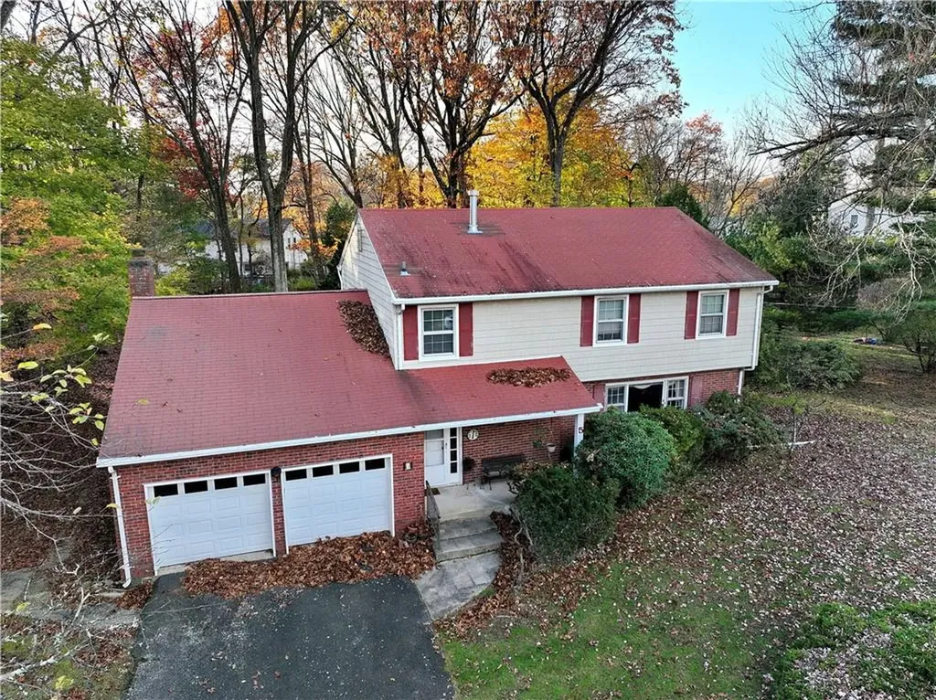 5 Lark Lane Spring Valley NY 10977