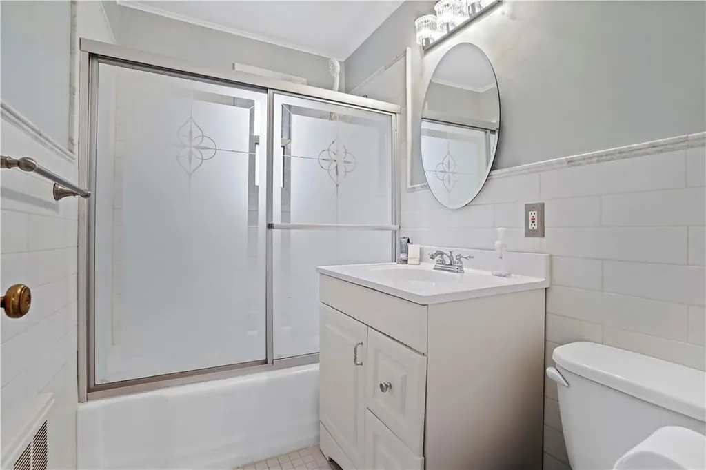 44 Troy Lane Yonkers NY 10701