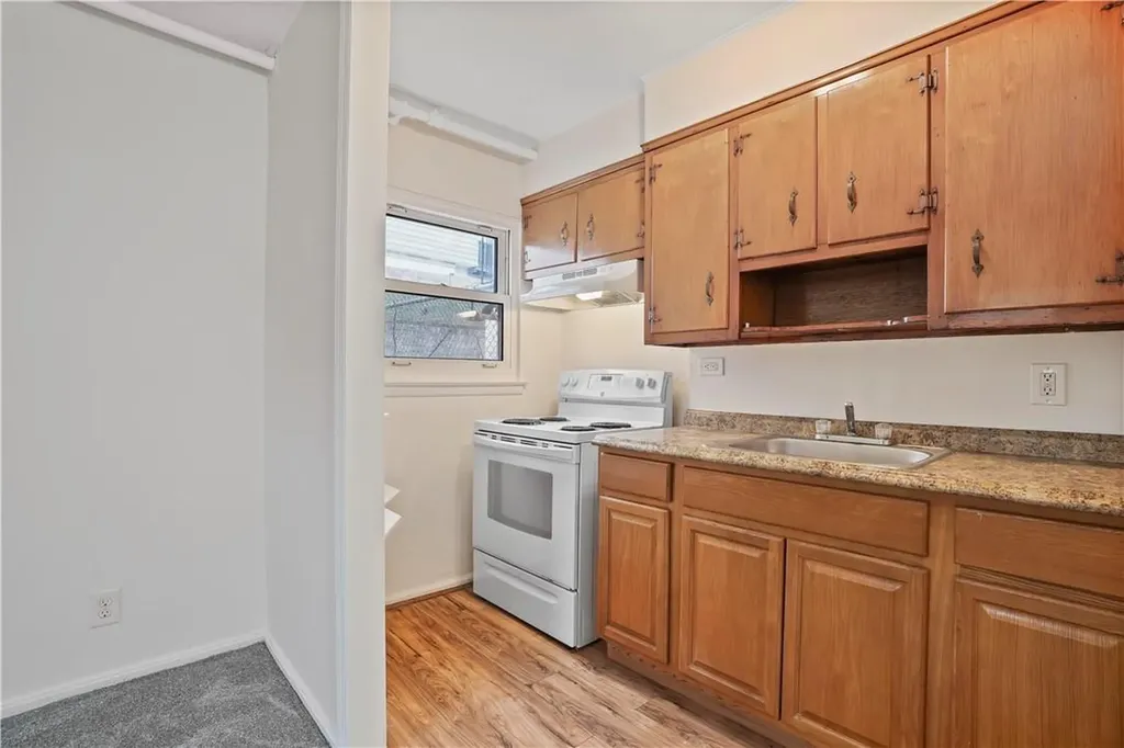 44 Troy Lane Yonkers NY 10701