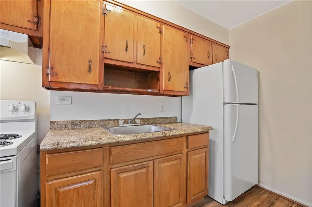 44 Troy Lane Yonkers NY 10701