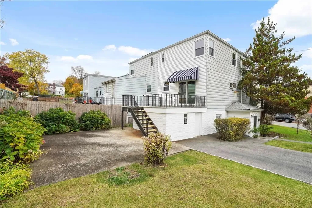 44 Troy Lane Yonkers NY 10701