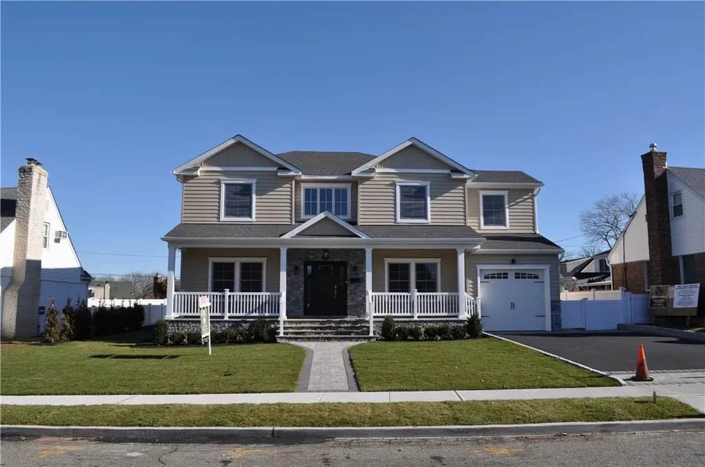 15 Eton Road New Hyde Park NY 11040
