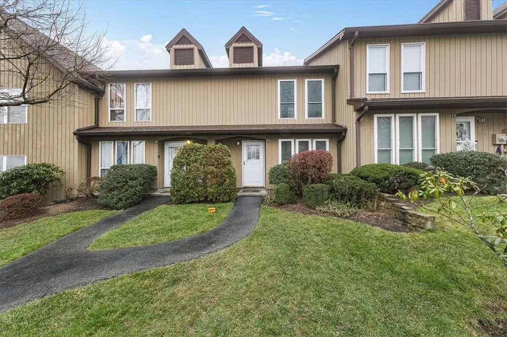 20 Brooke Hollow Lane Peekskill NY 10566