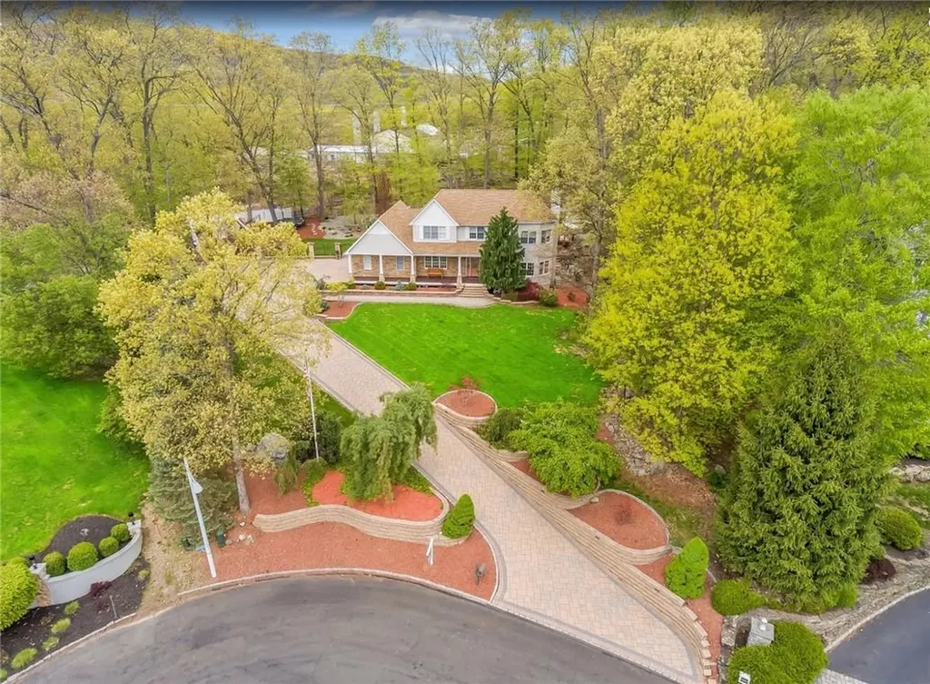 7 Pymm Court Stony Point NY 10980