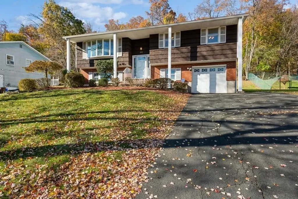 52 S Lilburn Drive Garnerville NY 10923