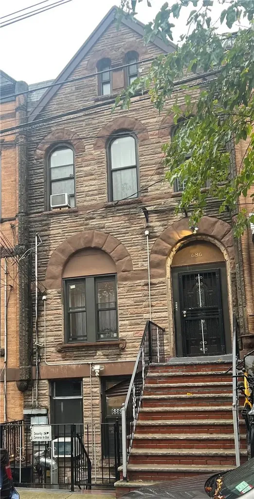 686 Union Avenue Bronx NY 10455