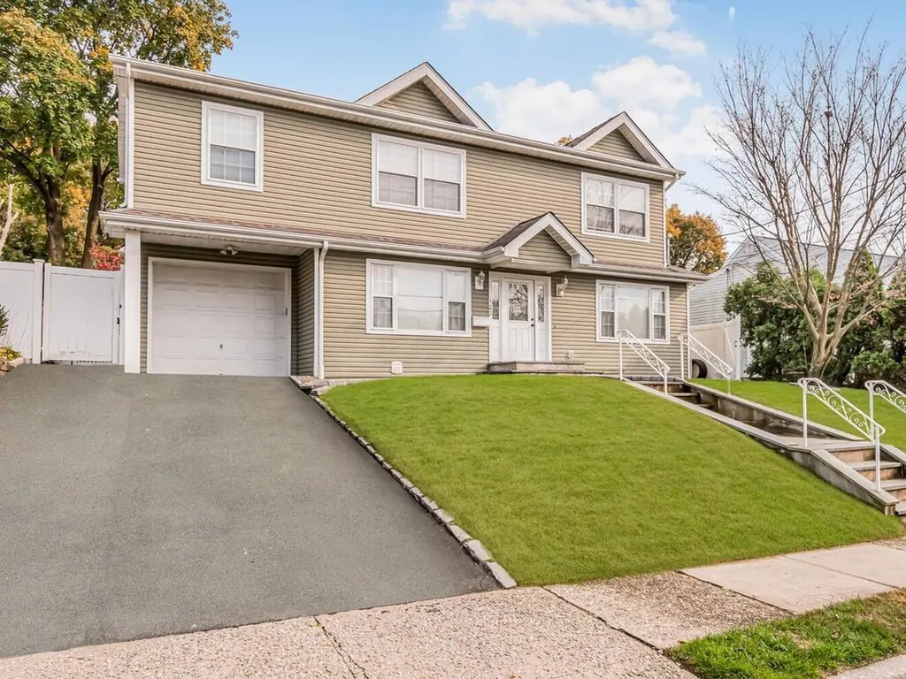 122 Gailmore Drive Yonkers NY 10710