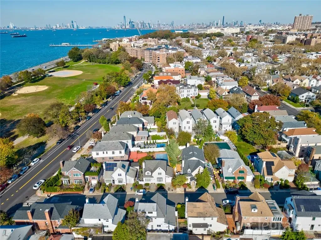 4 78th Street Brooklyn NY 11209