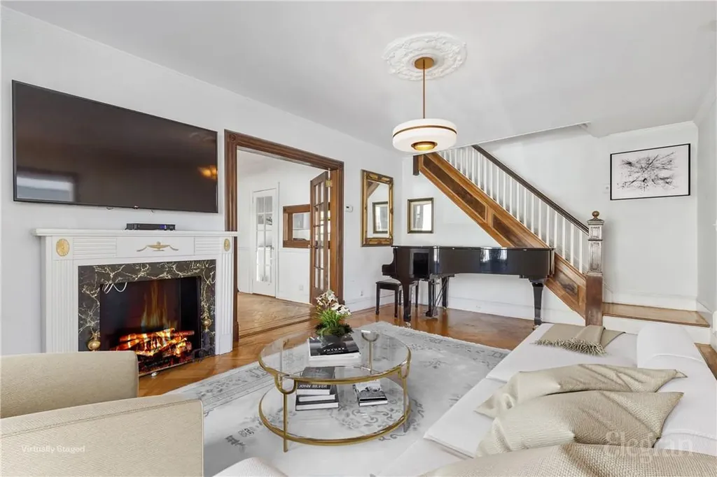 4 78th Street Brooklyn NY 11209