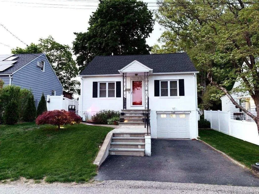 726 Shenandoah Avenue Peekskill NY 10566