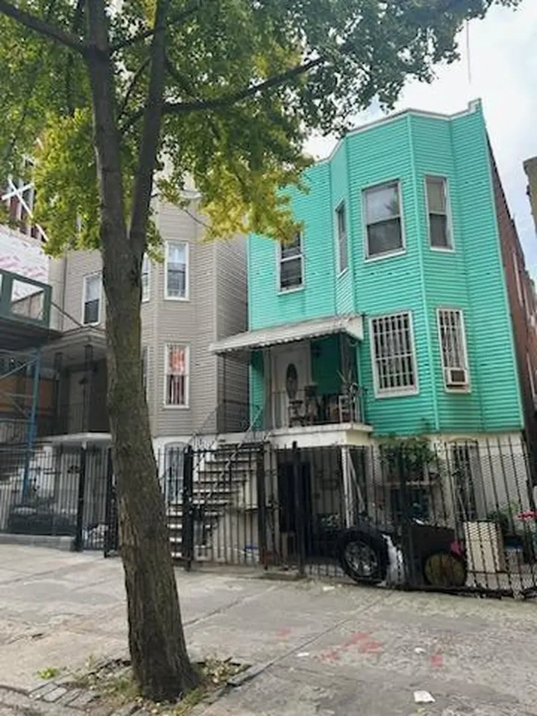 110 E 198th Street Bronx NY 10468