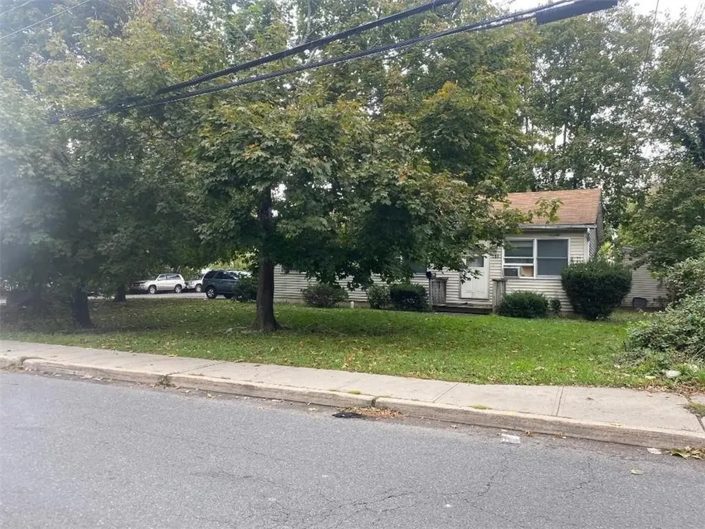 61 White Street Spring Valley NY 10977