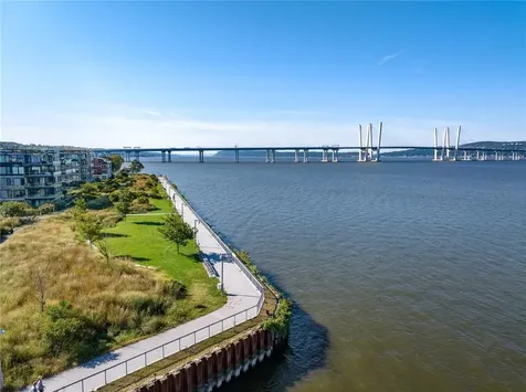 18 Rivers Edge Drive Tarrytown NY 10591