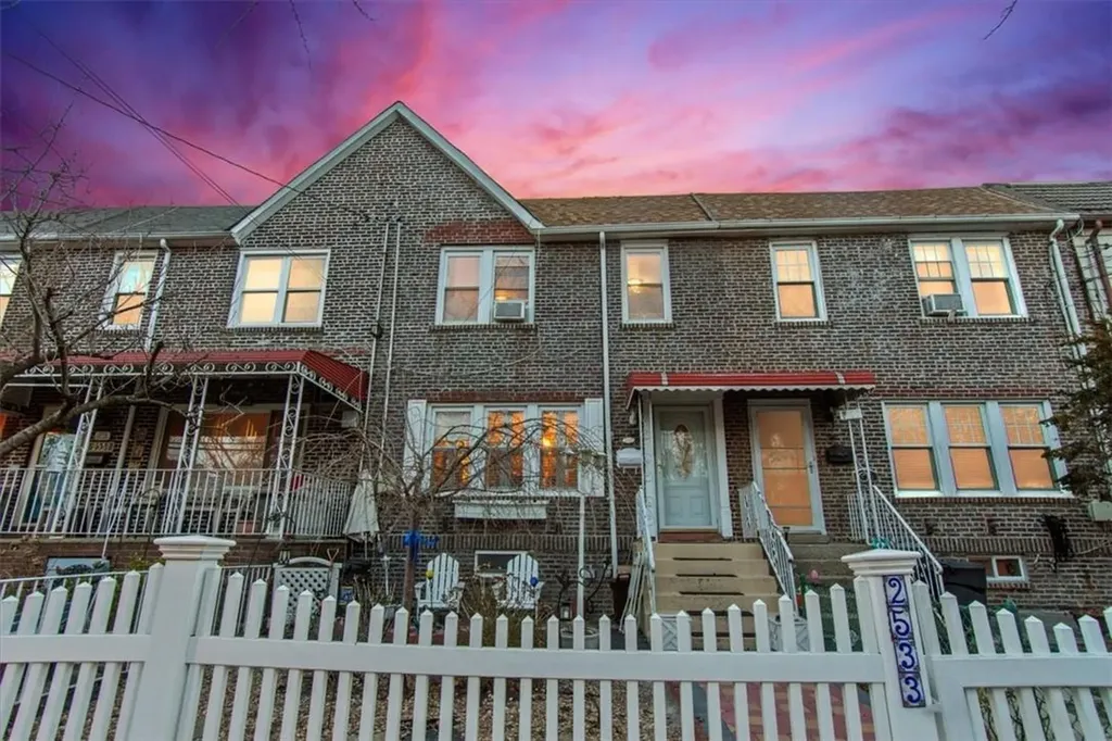 2533 Westervelt Avenue Bronx NY 10469
