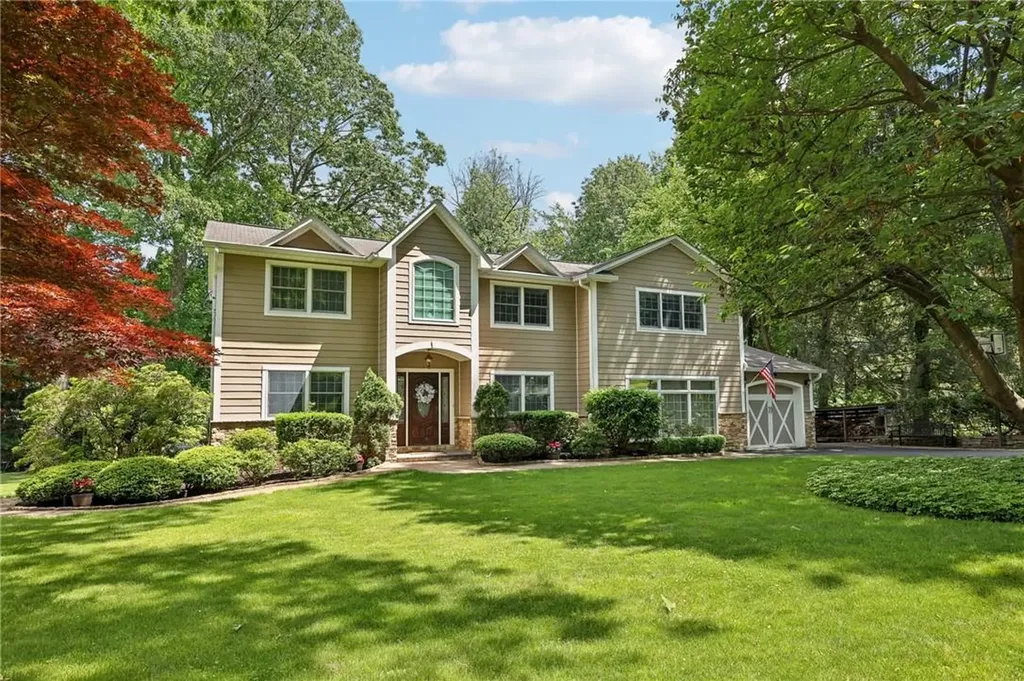 98 Sparrow Lane Pearl River NY 10965