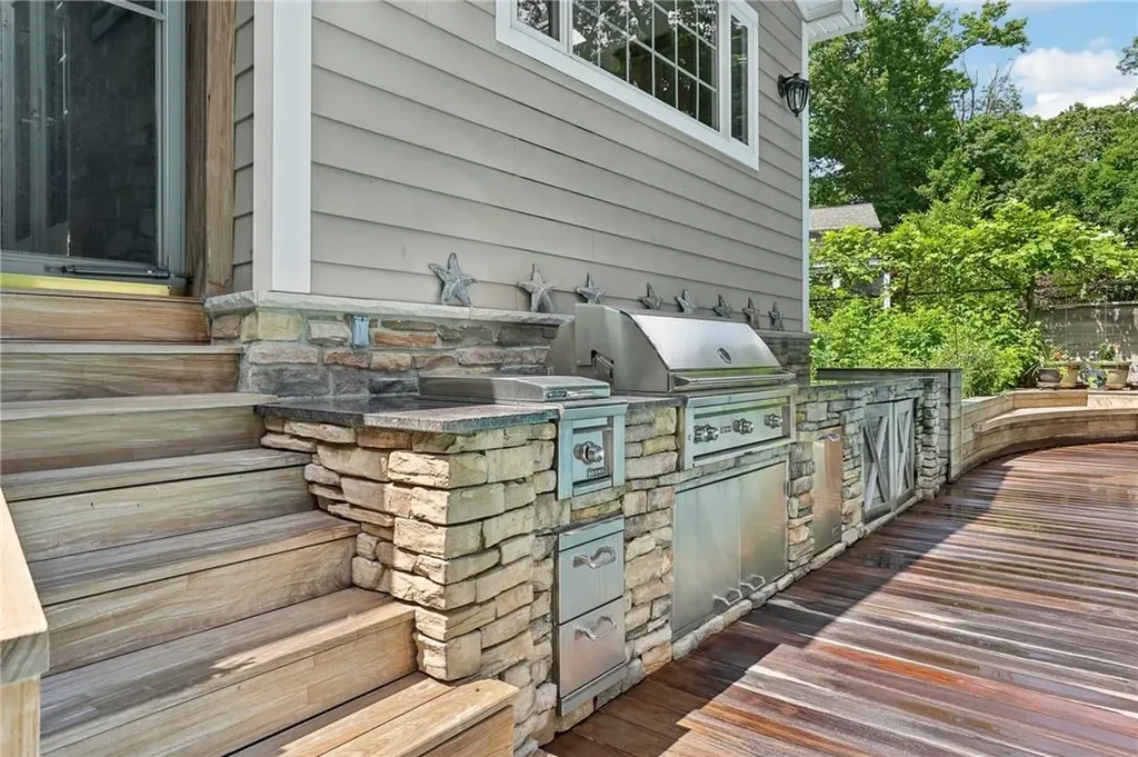 98 Sparrow Lane Pearl River NY 10965