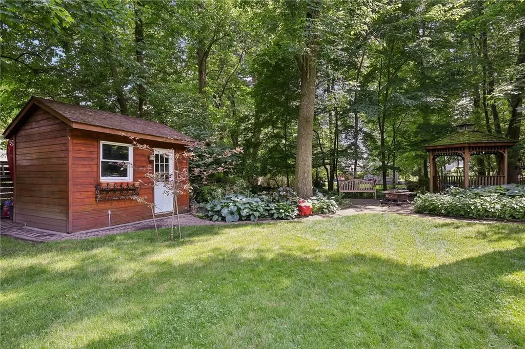 98 Sparrow Lane Pearl River NY 10965