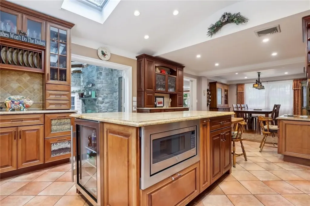 98 Sparrow Lane Pearl River NY 10965