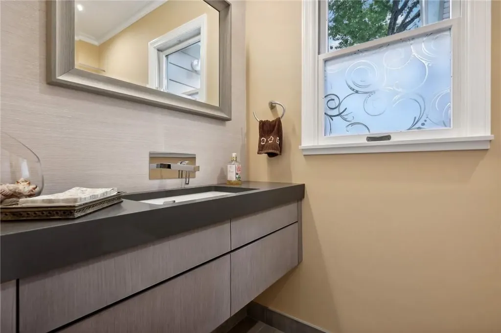 98 Sparrow Lane Pearl River NY 10965