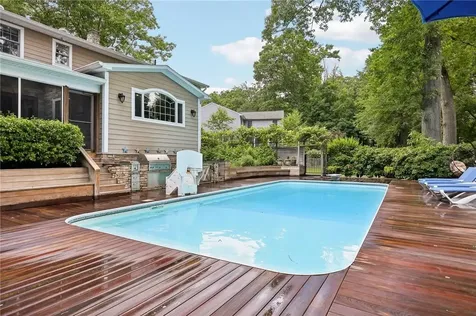 98 Sparrow Lane Pearl River NY 10965