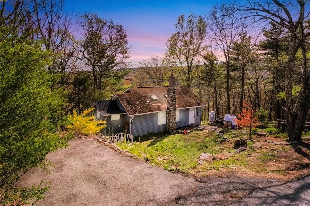 41 Hilltop Trail Wurtsboro NY 12790