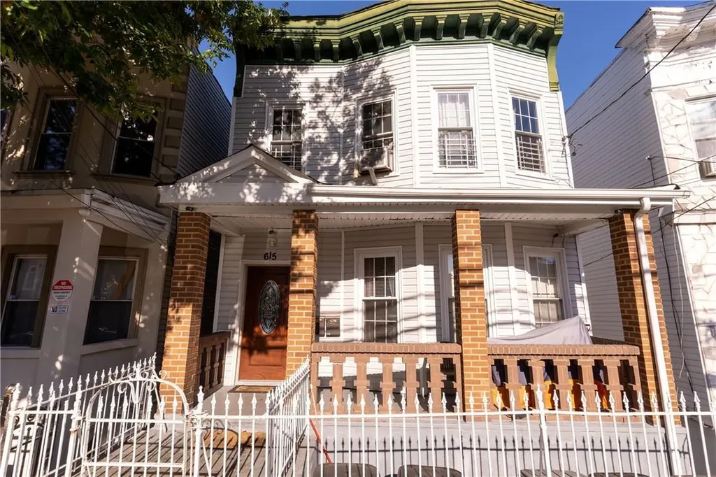 615 Baker Avenue Bronx NY 10460