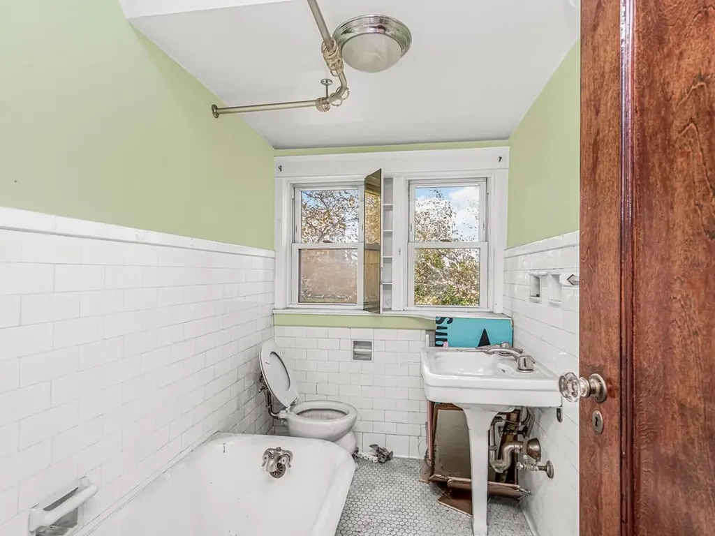 1850 Billingsley Terrace Bronx NY 10453