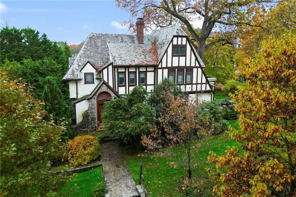 590 Monterey Avenue Pelham NY 10803