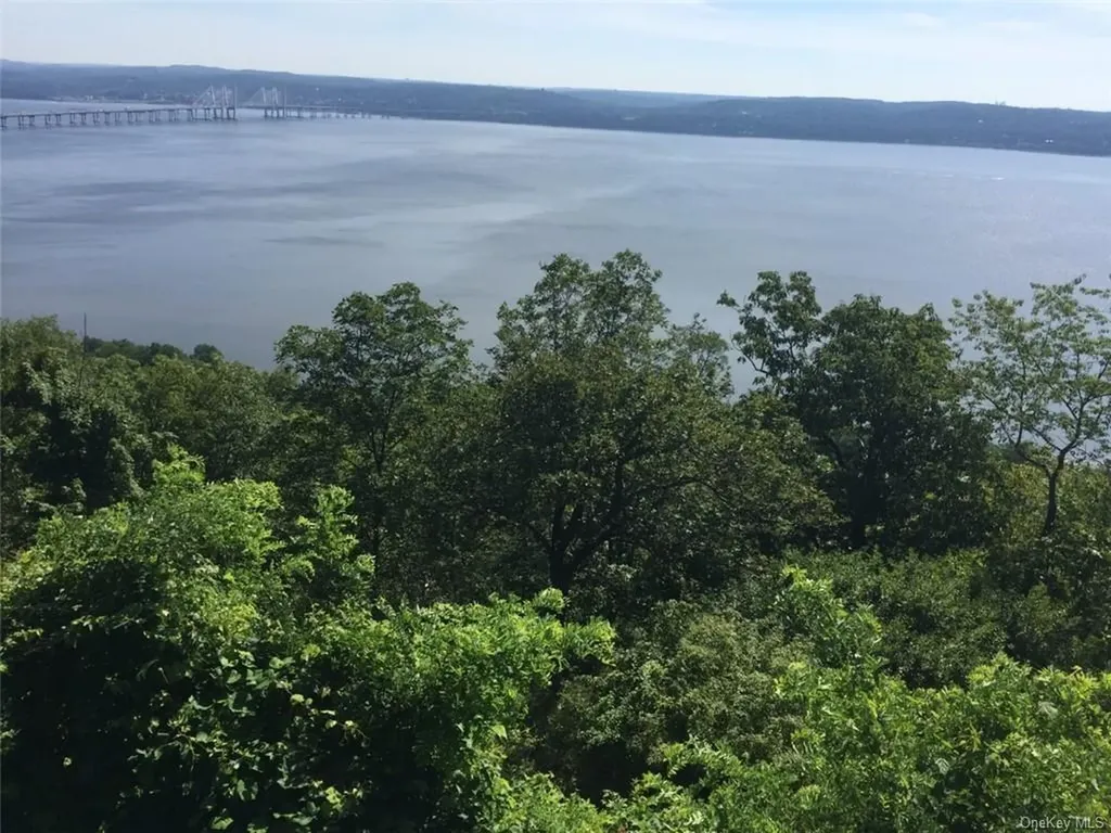 145 Tweed Boulevard Nyack NY 10960