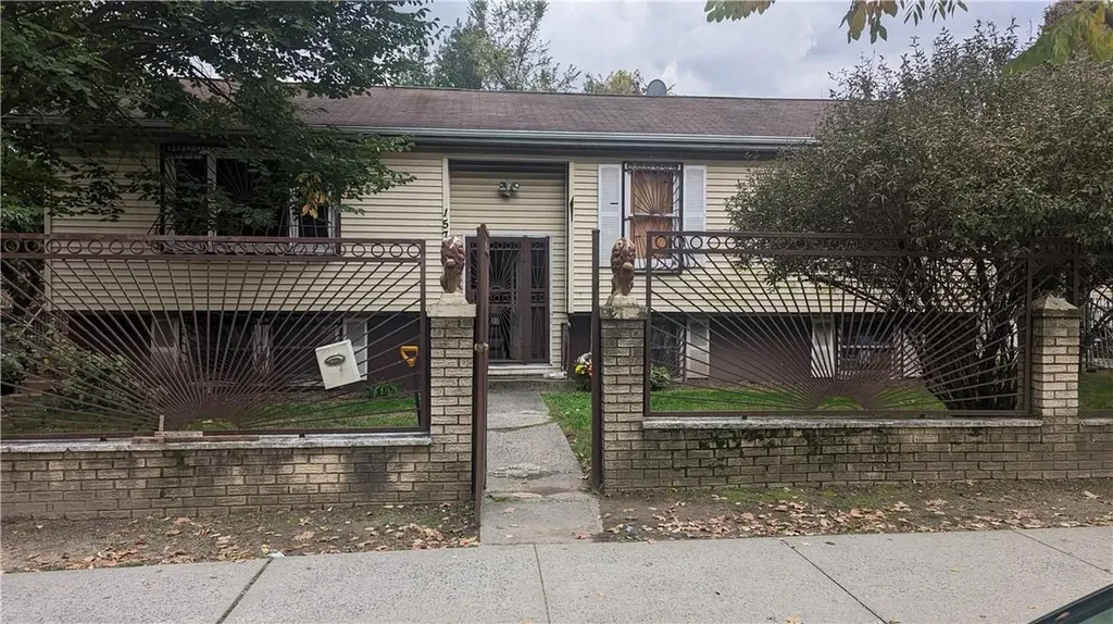 1574 Crotona Park E Bronx NY 10460