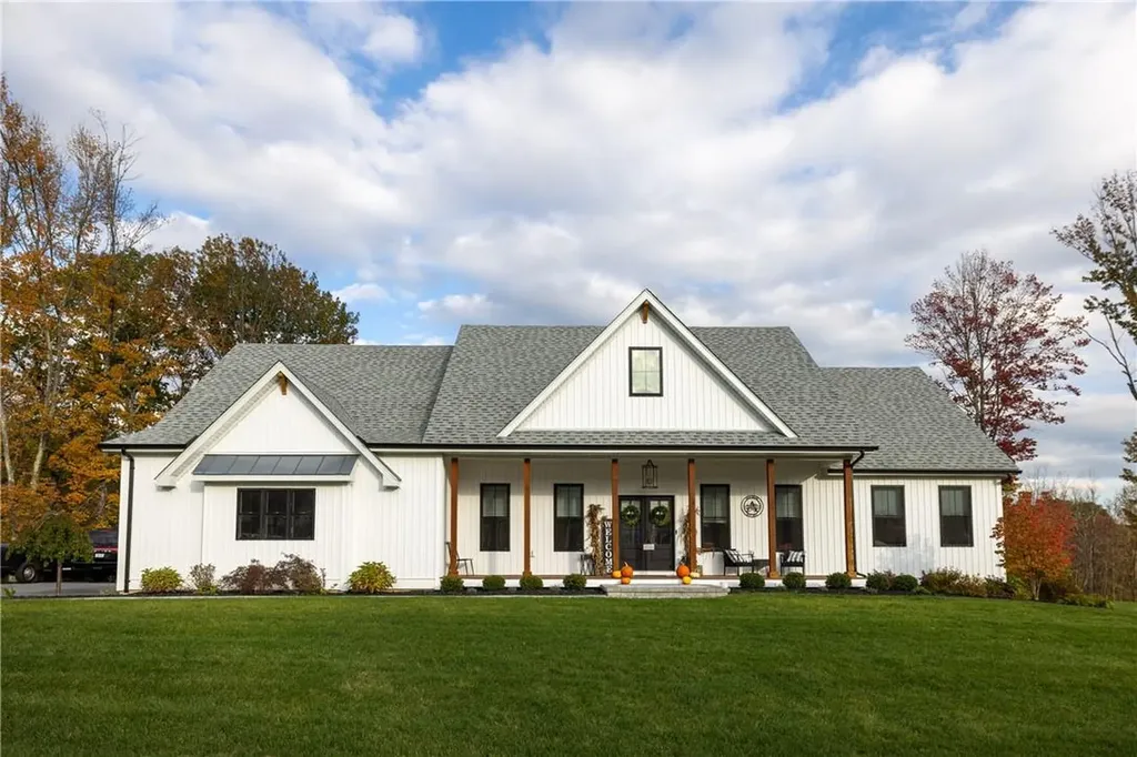 8 Balmoral Court Poughkeepsie NY 12603