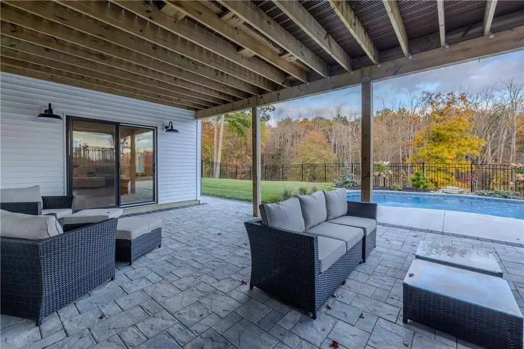 8 Balmoral Court Poughkeepsie NY 12603