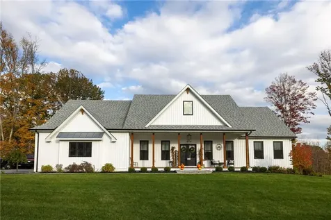 8 Balmoral Court Poughkeepsie NY 12603
