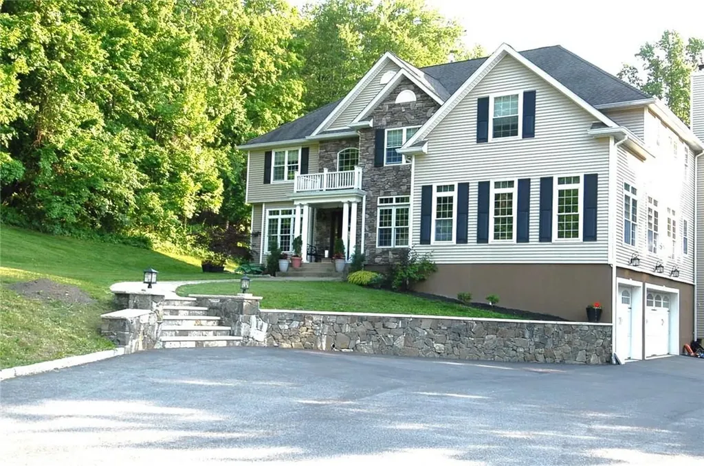 8 Long Hill Road Hopewell Junction NY 12533