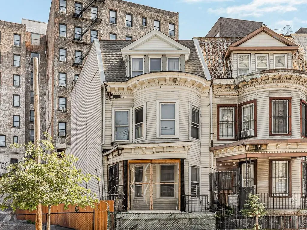 2712 Heath Avenue Bronx NY 10463