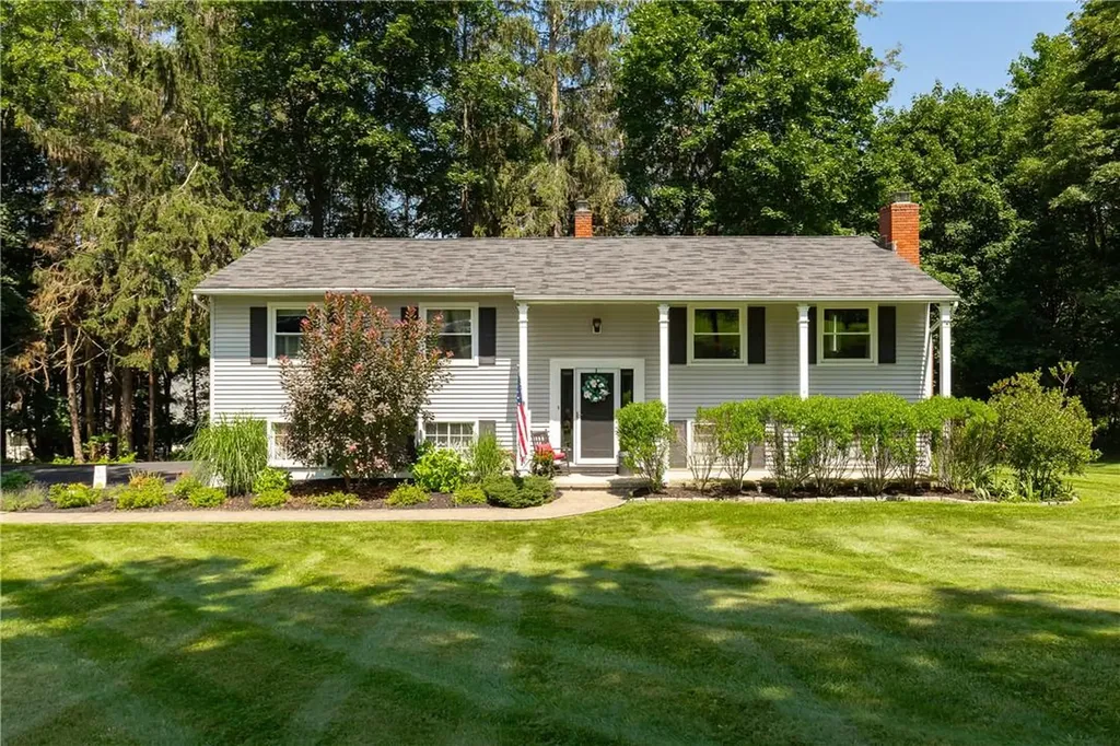 14 Merry Hill Road Poughkeepsie NY 12603