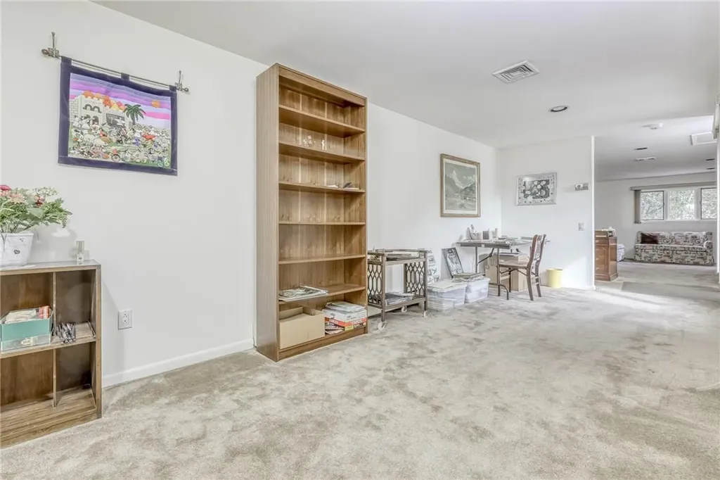 9 Bannock Court Suffern NY 10901