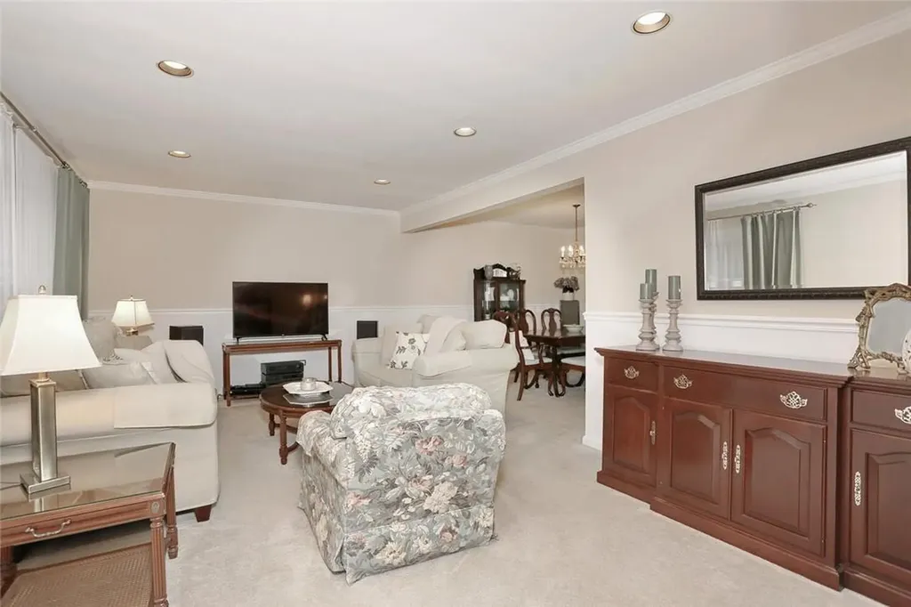 142 Pineview Avenue Bardonia NY 10954