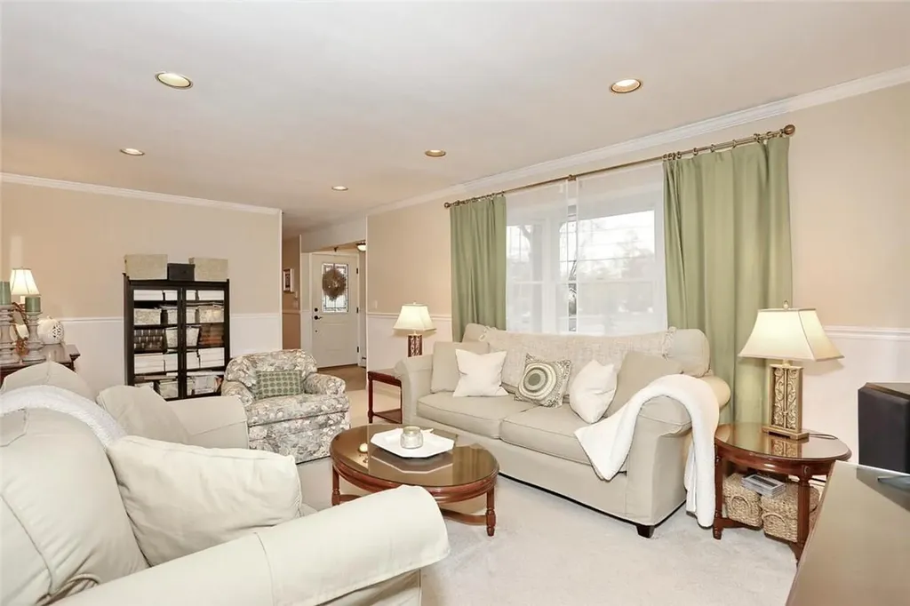 142 Pineview Avenue Bardonia NY 10954