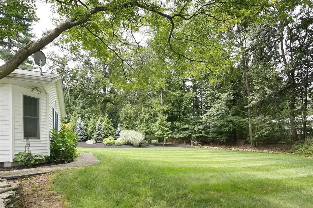 142 Pineview Avenue Bardonia NY 10954